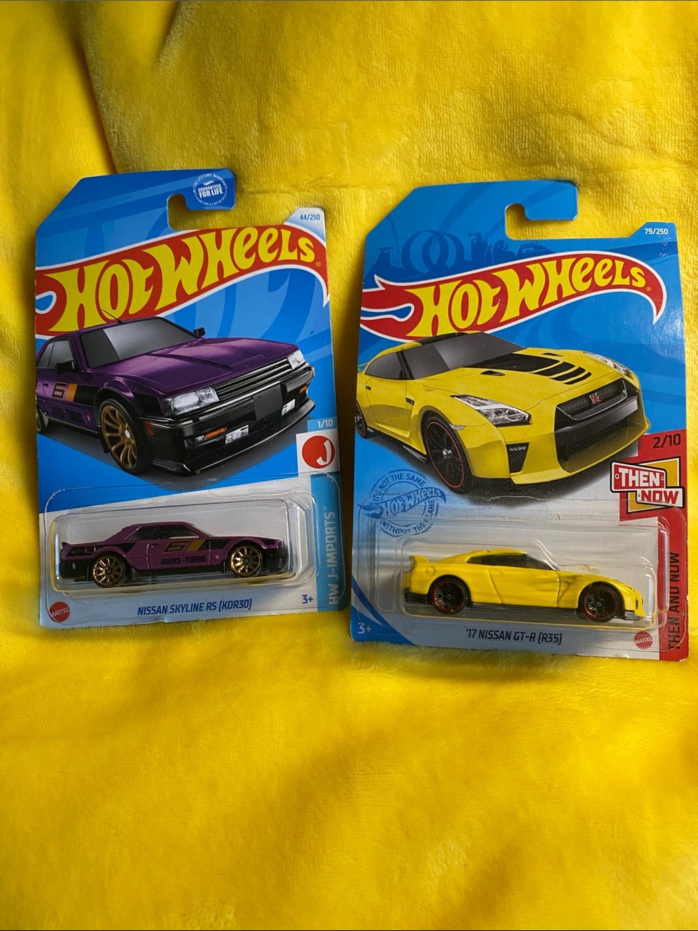 Hot wheels Party Pack - Yellow Nissan GT-R and Purple Nissan Skyline